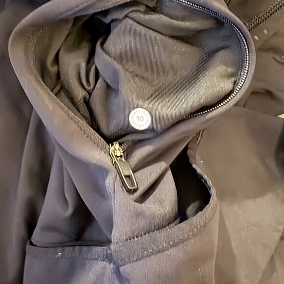 Lululemon Black Nulux UVP Run Jacket Size 10 Athleisure Sun Protection Gym - Picture 13 of 16